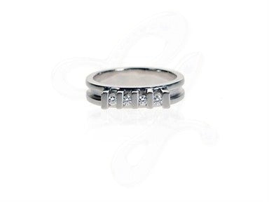 Great Wall Diamond Ring