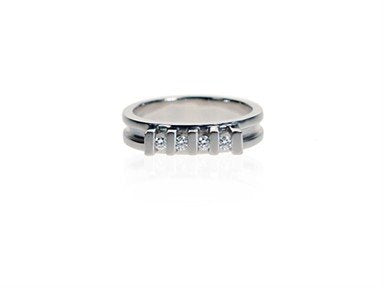 Great Wall Diamond Ring